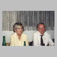 080-2134 8. Treffen vom 3.-5. September 1993 in Loeehne - Immer dabei, wenn es um das Wiedersehen geht Ulla und Karl-Heinz.JPG